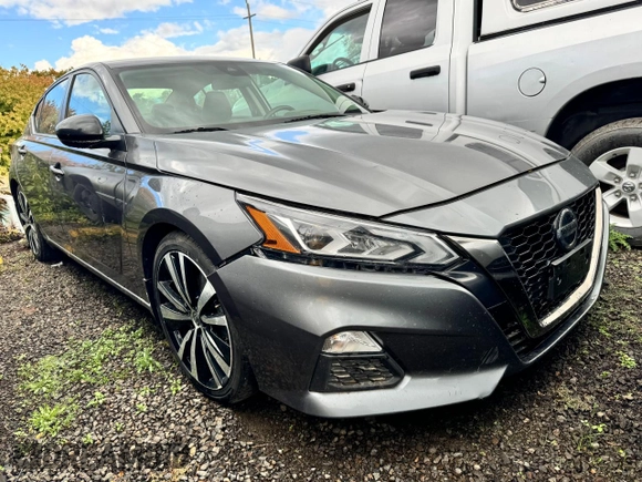 2022 Nissan Altima SR with VIN 1N4BL4CV6NN365572, listed as a Copart auction lot 76831534 with 56,656 mi miles and Salvage Title. Bid and sale history available at DreamBid. Image 2.