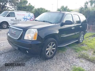 2007 GMC Yukon Denali z VIN 1GKFK63867J169635, wystawiony jako IAAI lot #42423794 z przebiegiem 401 958 mil mil oraz . Historia ofert i sprzedaży dostępna na DreamBid. Obrazek 2.