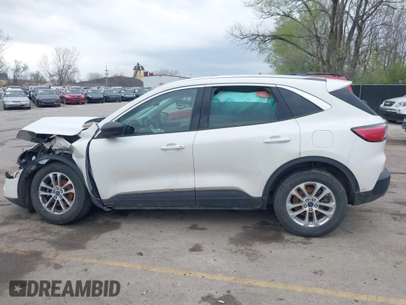 2022 Ford Escape SE with VIN 1FMCU9G61NUA61028, listed as a IAAI auction lot 41918905 with Not Provided miles and . Bid and sale history available at carsss.com. Image 13.
