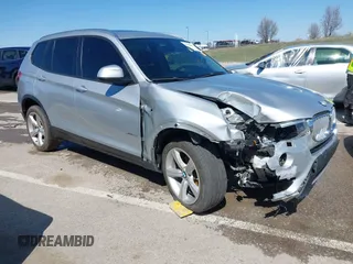2017 BMW X3 xDrive28i z VIN 5UXWX9C55H0T07126, wystawiony jako IAAI lot #41792884 z przebiegiem 98 062 mil mil oraz . Historia ofert i sprzedaży dostępna na DreamBid. Obrazek 1.