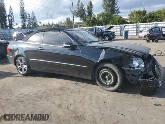 2008 Mercedes-Benz CLK 350 z VIN WDBTK56F68T094524, wystawiony jako Copart lot #46227185 z przebiegiem 160 425 mil mil oraz Czysty tytuł • Clean title. Historia ofert i sprzedaży dostępna na DreamBid. Obrazek 4.