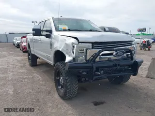 2017 Ford Super Duty F-250 SRW Lariat with VIN 1FT7W2BTXHED57250, listed as a IAAI auction lot 41724650 with 88,796 mi miles. Bid and sale history available at carsss.com. Image 6.