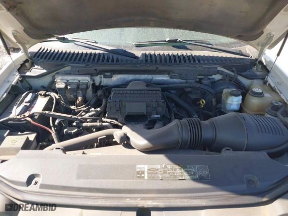 2006 Lincoln Navigator Luxury with VIN 5LMFU27566LJ23992, listed as a IAAI auction lot 41724936 with 189,727 mi miles. Bid and sale history available at carsss.com. Image 10.