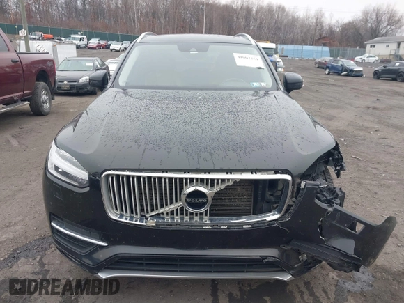 2018 Volvo XC90 Inscription with VIN YV4A22PL1J1320222, listed as a IAAI auction lot 41002251 with 137,523 mi miles. Bid and sale history available at carsss.com. Image 12.