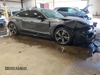 2023 Audi e-tron GT Premium Plus z VIN WAUCJBFW0P7000421, wystawiony jako Copart lot #60916344 z przebiegiem 12 338 mil mil oraz Szkody całkowita. Historia ofert i sprzedaży dostępna na DreamBid. Obrazek 4.