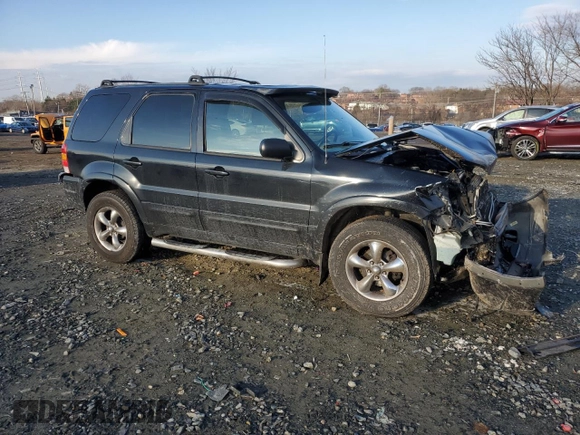 2003 Ford Escape Limited with VIN 1FMCU94183KC75824, listed as a Copart auction lot 86476034 with 92,424 mi miles and Salvage Title. Bid and sale history available at carsss.com. Image 4.