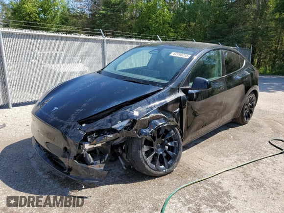 2024 Tesla Model Y z VIN 7SAYGDEDXRF991226, wystawiony jako Copart lot #62090255 z przebiegiem 42 853 mil mil oraz Szkoda całkowita • Salvage title. Historia ofert i sprzedaży dostępna na DreamBid. Obrazek 1.