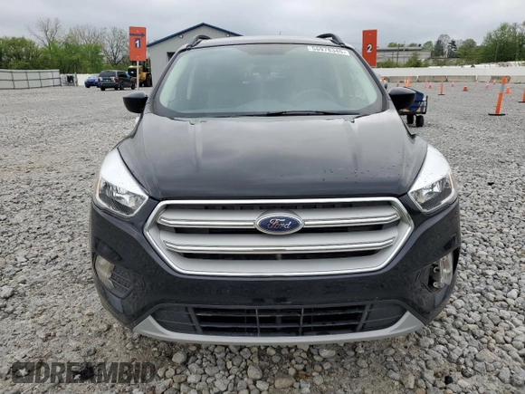 2018 Ford Escape SE z VIN 1FMCU9GD8JUA89756, wystawiony jako Copart lot #55978345 z przebiegiem 115 089 mil mil oraz Tytuł czysty. Historia ofert i sprzedaży dostępna na DreamBid. Obrazek 5.