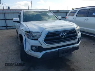 2017 Toyota Tacoma SR5 with VIN 5TFAZ5CN8HX043633, listed as a IAAI auction lot 41520703 with 104,711 mi miles. Bid and sale history available at carsss.com. Image 1.