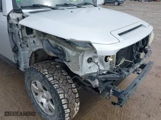 2007 Toyota FJ Cruiser with VIN JTEBU11FX70056992, listed as a IAAI auction lot 41814520 with 162,583 mi miles. Bid and sale history available at carsss.com. Image 6.