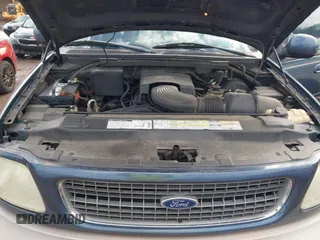 1998 Ford Expedition XLT with VIN 1FMRU17L1WLA99979, listed as a IAAI auction lot 41569667 with 215,937 mi miles. Bid and sale history available at carsss.com. Image 10.