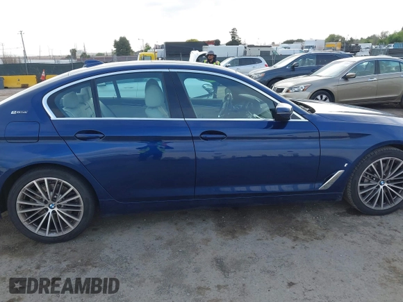 2019 BMW 5 Series 530e iPerformance with VIN WBAJA9C52KB398782, listed as a IAAI auction lot 41902660 with 37,857 mi miles. Bid and sale history available at carsss.com. Image 13.