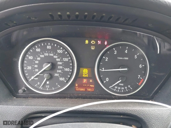2011 BMW X5 35i with VIN 5UXZV4C58BL406373, listed as a IAAI auction lot 41715817 with 101,900 mi miles. Bid and sale history available at carsss.com. Image 7.