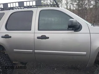 2008 Chevrolet Tahoe Special Service with VIN 1GNFK03058R252177, listed as a IAAI auction lot 41859933 with 176,574 mi miles. Bid and sale history available at carsss.com. Image 13.