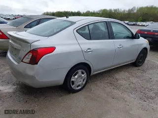 2014 Nissan Versa S with VIN 3N1CN7APXEK453063, listed as a IAAI auction lot 41918683 with 176,437 mi miles. Bid and sale history available at carsss.com. Image 4.