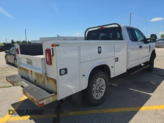 2018 Ford F-250 XL with VIN 1FD7X2B60JEB74688, listed as a IAAI auction lot 42610468 with 225,435 mi miles and . Bid and sale history available at DreamBid. Image 2.