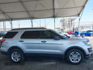 2017 Ford Explorer z VIN 1FM5K8B8XHGB23398, wystawiony jako IAAI lot #42208171 z przebiegiem 106 244 mil mil oraz . Historia ofert i sprzedaży dostępna na DreamBid. Obrazek 13.