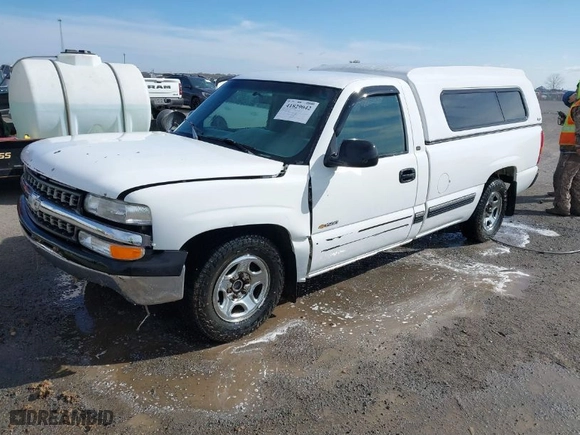 1999 Chevrolet Silverado 1500 with VIN 1GCEC14W2XE158287, listed as a IAAI auction lot 41829042 with 261,504 mi miles. Bid and sale history available at carsss.com. Image 2.