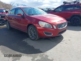 2011 Volvo S60 with VIN YV1902FH4B2013271, listed as a IAAI auction lot 41706876 with 128,353 mi miles. Bid and sale history available at carsss.com. Image 1.