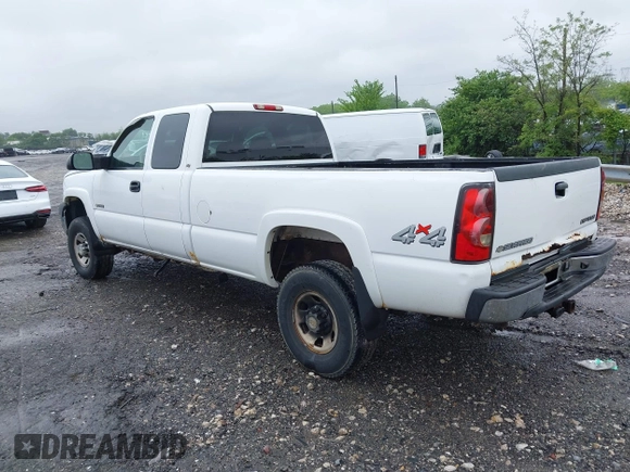2005 Chevrolet Silverado 3500 z VIN 1GCHK39U75E196856, wystawiony jako IAAI lot #42270278 z przebiegiem Nie podano mil oraz . Historia ofert i sprzedaży dostępna na DreamBid. Obrazek 3.