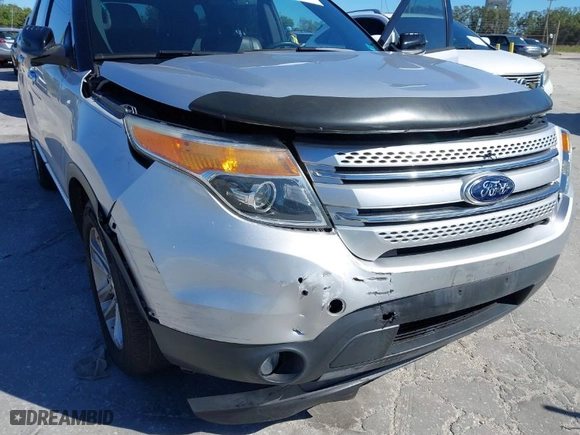 2014 Ford Explorer XLT with VIN 1FM5K7D98EGB66763, listed as a IAAI auction lot 40933042 with 126,929 mi miles. Bid and sale history available at carsss.com. Image 6.