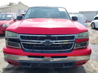 2006 Chevrolet Silverado 1500 Work Truck with VIN 3GCEC14X26G237412, listed as a IAAI auction lot 41851243 with 254,857 mi miles. Bid and sale history available at carsss.com. Image 12.