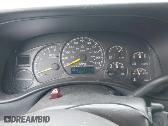 2000 Chevrolet Suburban LT with VIN 3GNFK16T0YG127485, listed as a IAAI auction lot 41957332 with 240,920 mi miles. Bid and sale history available at carsss.com. Image 7.