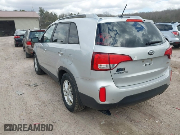 2014 Kia Sorento LX with VIN 5XYKTCA62EG522196, listed as a IAAI auction lot 42037774 with 1 mi miles. Bid and sale history available at carsss.com. Image 3.