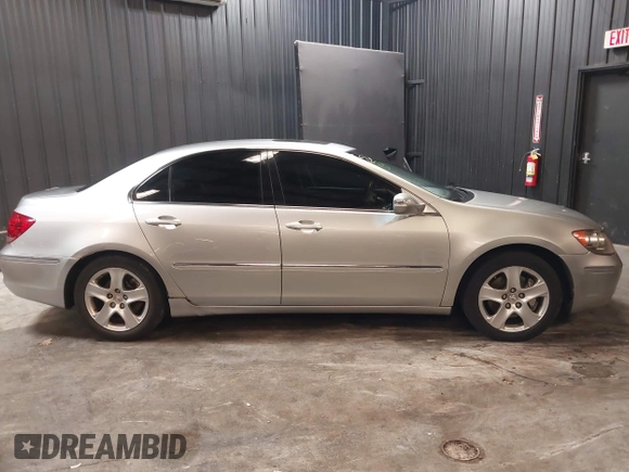 2007 Acura RL Technology with VIN JH4KB16657C004153, listed as a IAAI auction lot 42206466 with 333,860 mi miles and . Bid and sale history available at DreamBid. Image 13.