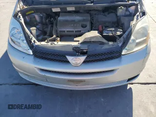 2005 Toyota Sienna CE z VIN 5TDZA23C05S376501, wystawiony jako Copart lot #82578704 z przebiegiem 201 995 mil mil oraz Szkoda całkowita • Salvage title. Historia ofert i sprzedaży dostępna na DreamBid. Obrazek 12.