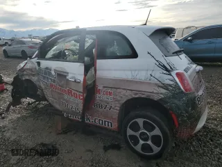 2016 FIAT 500e with VIN 3C3CFFGE0GT180310, listed as a Copart auction lot 87193504 with 43,999 mi miles and Salvage Title. Bid and sale history available at carsss.com. Image 2.