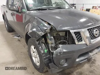 2013 Nissan Frontier SV z VIN 1N6AD0EV3DN762841, wystawiony jako IAAI lot #42296408 z przebiegiem 135 191 mil mil oraz . Historia ofert i sprzedaży dostępna na DreamBid. Obrazek 6.