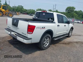 2011 Nissan Titan SL с VIN 1N6AA0EC7BN305065, выставлен на аукционе IAAI как лот 42425645 с пробегом 208 348 миль миль и . История ставок и продаж доступна на DreamBid. Изображение 4.
