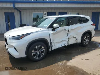 2022 Toyota Highlander XLE z VIN 5TDGZRBH1NS164177, wystawiony jako Copart lot #58965595 z przebiegiem 72 284 mil mil oraz Szkoda całkowita • Salvage title. Historia ofert i sprzedaży dostępna na DreamBid. Obrazek 1.