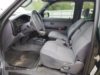 2000 Toyota Tacoma PreRunner с VIN 4TASM92N6YZ659388, выставлен на аукционе Copart как лот 51325555 с пробегом 133 397 миль миль и Списание • Salvage title. История ставок и продаж доступна на DreamBid. Изображение 7.