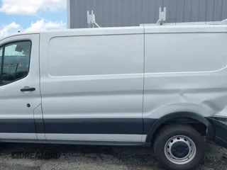 2020 Ford Transit Cargo с VIN 1FTBR1Y86LKA35522, выставлен на аукционе IAAI как лот 42505804 с пробегом 50 745 миль миль и . История ставок и продаж доступна на DreamBid. Изображение 13.