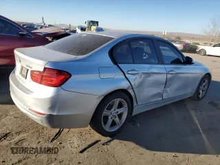 2012 BMW 3 Series 328i с VIN WBA3A5C54CF340846, выставлен на аукционе Copart как лот 83855424 с пробегом 111 421 миль миль и Списание • Salvage title. История ставок и продаж доступна на DreamBid. Изображение 3.