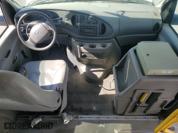 2006 Ford Econoline Cargo with VIN 1FTSS34L56HA71231, listed as a Copart auction lot 53383235 with 186,021 mi miles and Clean Title. Bid and sale history available at DreamBid. Image 8.