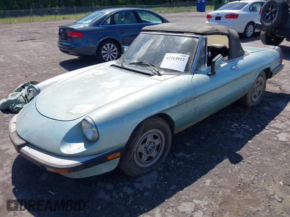 1983 Alfa Romeo Spider Veloce z VIN ZARBA5411D1016042, wystawiony jako IAAI lot #42214912 z przebiegiem 51 581 mil mil oraz . Historia ofert i sprzedaży dostępna na DreamBid. Obrazek 2.