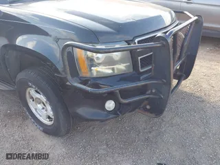2007 Chevrolet Suburban LT with VIN 3GNFC16057G196996, listed as a IAAI auction lot 41631144 with 1 mi miles. Bid and sale history available at carsss.com. Image 6.