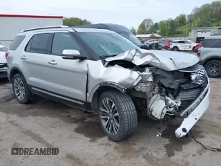 2019 Ford Explorer Platinum z VIN 1FM5K8HT7KGA06333, wystawiony jako IAAI lot #42094006 z przebiegiem 91 620 mil mil oraz . Historia ofert i sprzedaży dostępna na DreamBid. Obrazek 1.