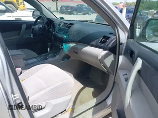 2008 Toyota Highlander z VIN JTEES41A082047975, wystawiony jako IAAI lot #42386511 z przebiegiem 229 825 mil mil oraz . Historia ofert i sprzedaży dostępna na DreamBid. Obrazek 5.