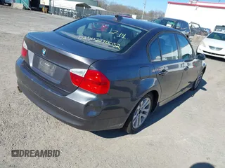 2007 BMW 3 Series 328i with VIN WBAVC53547FZ76093, listed as a IAAI auction lot 41852963 with 169,857 mi miles and . Bid and sale history available at carsss.com. Image 4.