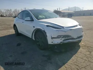 2024 Tesla Model Y with VIN 7SAYGDED1RF212974, listed as a Copart auction lot 44776005 with 16,841 mi miles and Salvage Title. Bid and sale history available at DreamBid. Image 11.