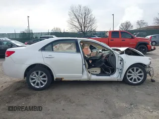 2011 Lincoln MKZ with VIN 3LNHL2JC3BR762719, listed as a IAAI auction lot 41839668 with Not provided miles and . Bid and sale history available at DreamBid. Image 12.