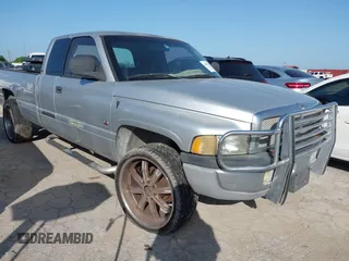 2001 Dodge 2500 z VIN 3B7KC23Z61G763255, wystawiony jako IAAI lot #42498778 z przebiegiem Nie podano mil oraz . Historia ofert i sprzedaży dostępna na DreamBid. Obrazek 1.