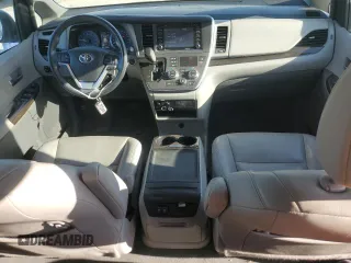 2019 Toyota Sienna XLE Auto Access Seat with VIN 5TDYZ3DC0KS992557, listed as a Copart auction lot 48962085 with 132,365 mi miles and Salvage Title. Bid and sale history available at carsss.com. Image 8.