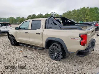 2024 Chevrolet Colorado 4WD Trail Boss z VIN 1GCPTEEK0R1118182, wystawiony jako Copart lot #57775425 z przebiegiem 2 590 mil mil oraz Szkoda całkowita • Salvage title. Historia ofert i sprzedaży dostępna na DreamBid. Obrazek 2.