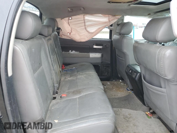 2008 Toyota Tundra Limited z VIN 5TFEV58108X033116, wystawiony jako Copart lot #45726255 z przebiegiem 425 257 mil mil oraz Szkoda całkowita • Salvage title. Historia ofert i sprzedaży dostępna na DreamBid. Obrazek 10.