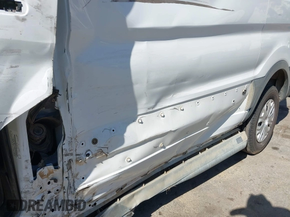 2020 Ford Transit Cargo с VIN 1FTBR1Y86LKB13801, выставлен на аукционе IAAI как лот 42218592 с пробегом 49 415 миль миль и . История ставок и продаж доступна на DreamBid. Изображение 17.